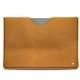 Microsoft Surface Pro 6 leather pouch - Or Maïa ( Pantone 871C ) 