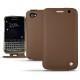 Capa em pele Blackberry Classic - Châtaigne ( Pantone 476C ) 