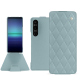 Custodia in pelle Sony Xperia 1 V - Bleu ciel - Couture ( Nappa - Pantone #abcae9 ) 
