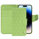 Lederschutzhülle Apple iPhone 15 Pro - Vert olive - Couture ( Nappa - Pantone #a7c58e ) 