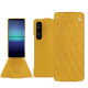 Custodia in pelle Sony Xperia 1 V - Jaune soulèu - Couture ( Pantone #F3B934 )
