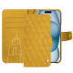 Custodia in pelle Apple iPhone 15 - Jaune soulèu - Couture ( Pantone #F3B934 )