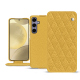 Capa em pele Samsung Galaxy S24+ - Mimosa - Couture ( Pantone #b39437 ) 