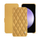 Housse cuir Samsung Galaxy S23 FE - Or Maïa - Couture ( Pantone 871C ) 