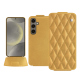 Housse cuir Samsung Galaxy S24 - Or Maïa - Couture ( Pantone 871C ) 