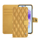 Funda de piel para cartera Samsung Galaxy A55 - Or Maïa - Couture ( Pantone 871C ) 