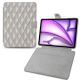 Lederschutzhülle für Apple iPad Air 13 (2024) - Platinium - Couture ( Pantone 877C ) 
