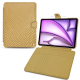 Custodia a portafoglio in pelle per Apple iPad Air 13 (2024) - Serpent sabbia ( Pantone #D2BA92 )