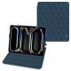 Custodia in pelle Apple iPad Pro 13 (2024) - Indigo - Couture ( Pantone #1f4565 ) 
