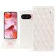 Housse cuir Google Pixel 9 - Blanc escumo - Couture ( Pantone #D6D6D1 )