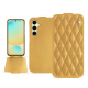 Capa em pele Samsung Galaxy S24 FE - Or Maïa - Couture ( Pantone 871C ) 