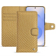 Funda de piel para cartera Samsung Galaxy S25 - Serpent sabbia ( Pantone #D2BA92 )