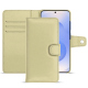 Étui portefeuille cuir Samsung Galaxy S25 - Beige PU ( Pantone #ceb888 ) 
