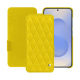 Samsung Galaxy S25 leather case - Jaune fluo - Couture ( Pantone #c9ff57 ) 