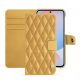 Custodia in pelle Samsung Galaxy A56 - Or Maïa - Couture ( Pantone 871C ) 