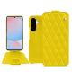 Custodia in pelle Samsung Galaxy A56 - Jaune fluo - Couture ( Pantone #c9ff57 ) 