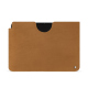 Apple iPad leather pouch - Castan esparciate ( Pantone #824F2A )