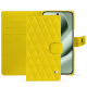 Lederschutzhülle Google Pixel 10 Pro XL - Jaune fluo - Couture ( Pantone #c9ff57 ) 