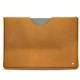 Microsoft Surface Pro (2017) leather pouch - Or Maïa ( Pantone 871C ) 