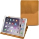 Capa em pele Apple iPad Pro 12.9" (2017) - Or Maïa ( Pantone 871C ) 