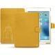 Funda de piel Apple iPad 9.7" (2017) - Jaune soulèu
