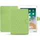 가죽 커버 Apple iPad 9.7" (2018) - Vert olive - Couture ( Nappa - Pantone 578U ) 