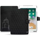 Lederschutzhülle Apple iPad 9.7" (2018) - Negre poudro - Couture
