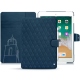 Capa em pele Apple iPad 9.7" (2018) - Blu mediterran - Couture
