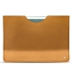 Apple iPad 9.7" (2017) leather pouch - Or Maïa ( Pantone 871C ) 