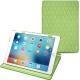 Housse cuir Apple iPad 9.7" (2017) - Vert olive - Couture ( Nappa - Pantone 578U ) 